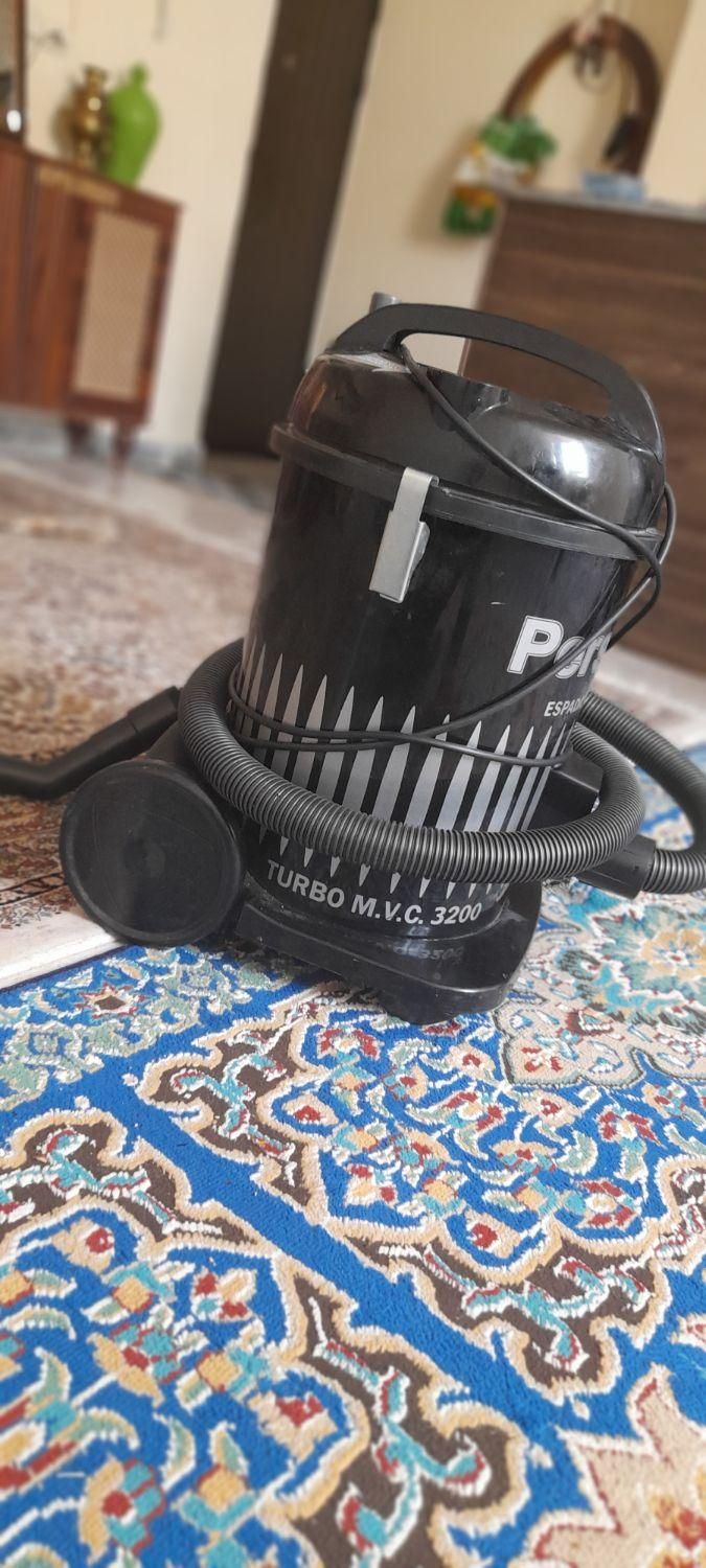 یک عدد جارو برقی بفروش میرسد نیاز ب تعمیر دارد|جاروبرقی، جارو شارژی، بخارشو|شهرکرد, |دیوار