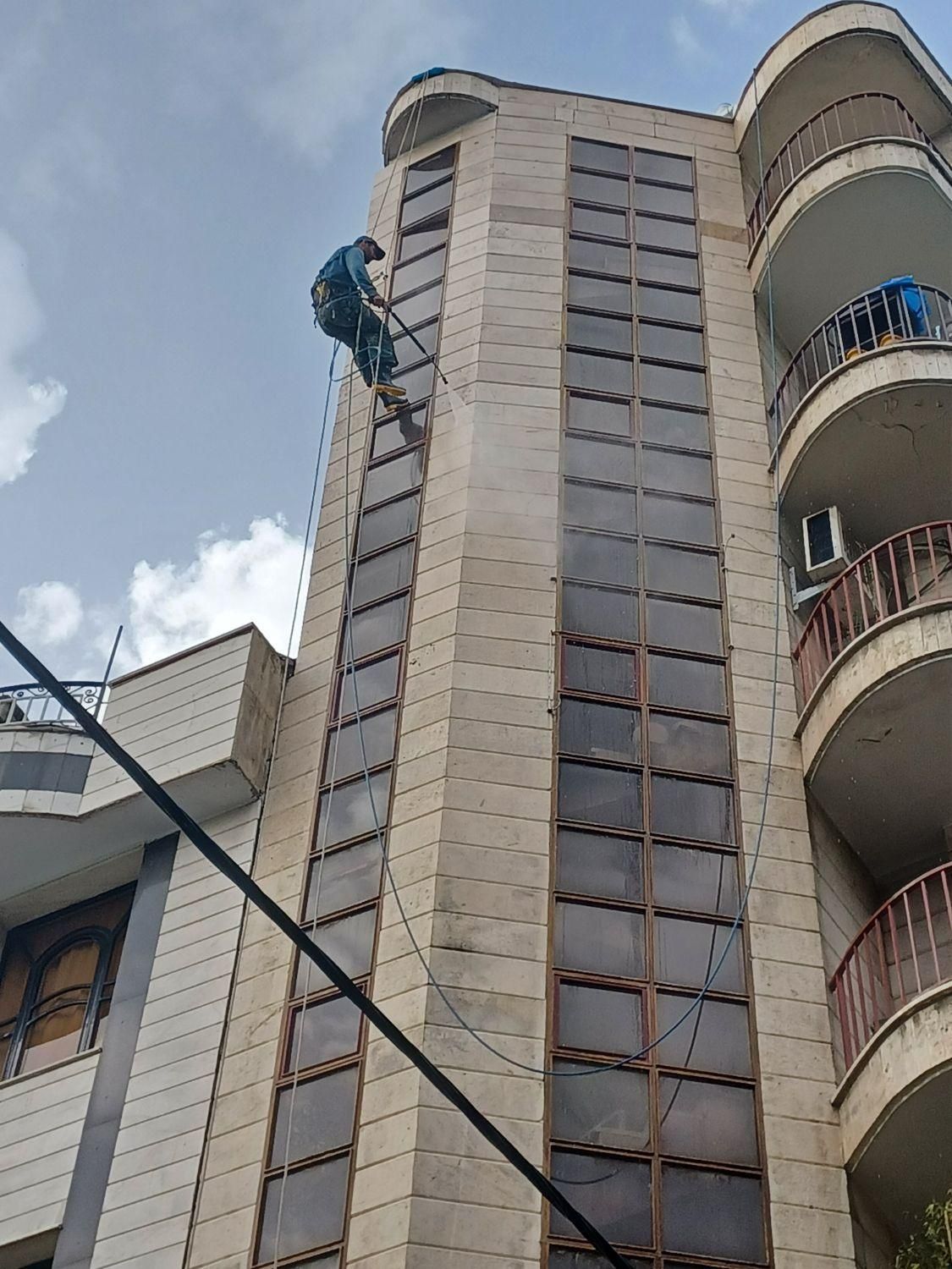 شستوشوی انواع نمای ساختمان سنگی آجر کامپوزیت شیشه|خدمات نظافت|بجنورد, |دیوار