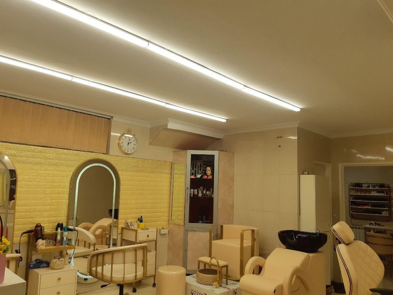 استخدام پرسنل اکستنشن‌کار مژه و مو در سالن زیبایی|استخدام درمانی، زیبایی، بهداشتی|تهران, عباس‌آباد|دیوار