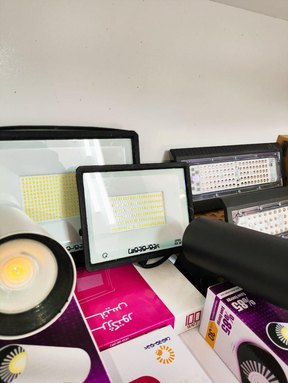 پرژکتور led و پرژکتور ریلی.برق آبی|لامپ و چراغ|اصفهان, شیخ اشراق|دیوار