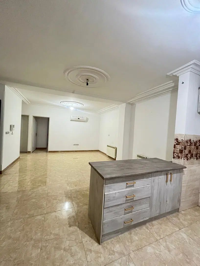 تک واحدی/گاز/شهرک کامرانیه/پارکینگ اختصاصی/سند دار|فروش آپارتمان|رشت, کوی غلام نیا|دیوار