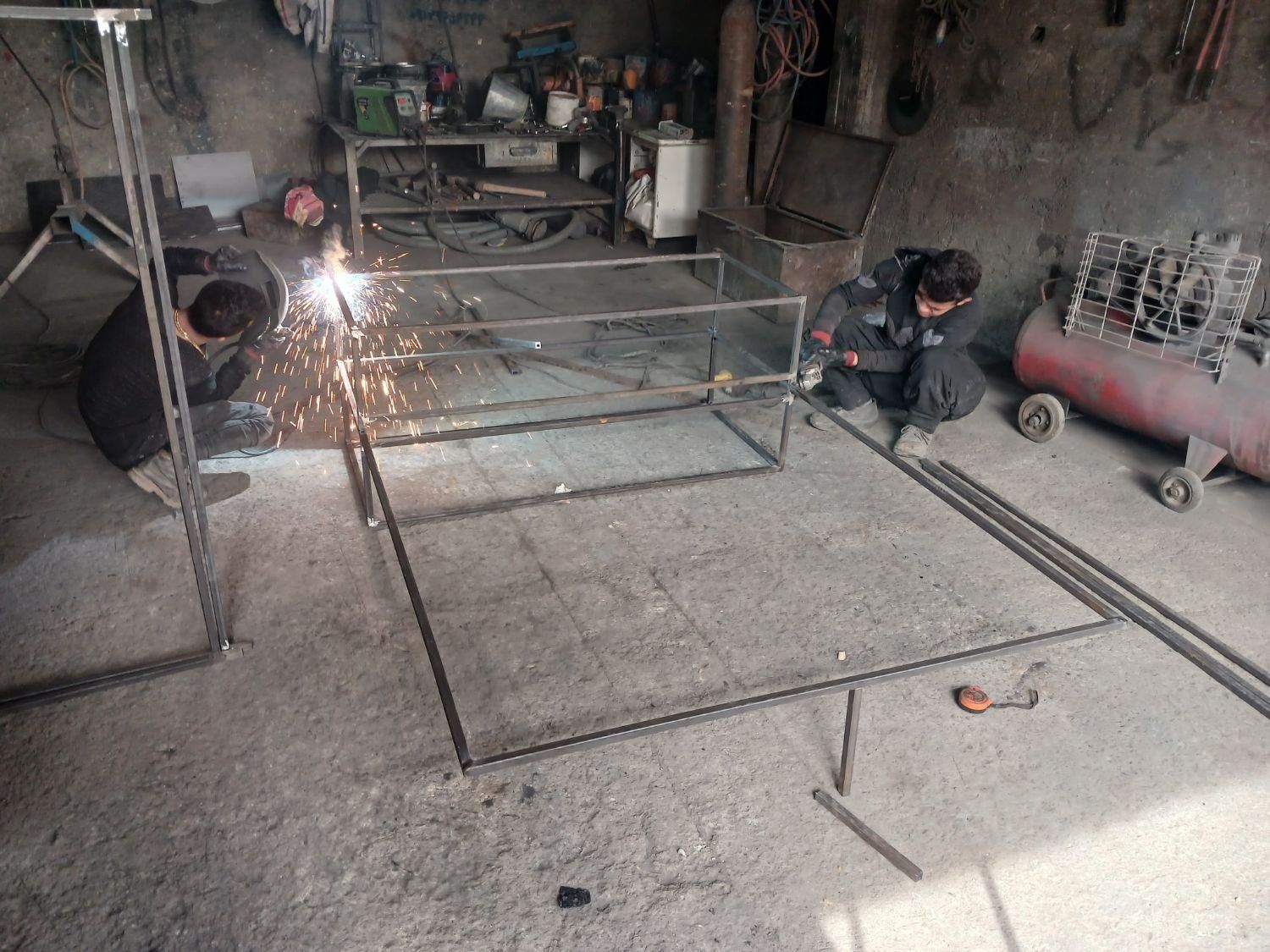 جوشکاری سیار اهن کاری نرده حفاظ|خدمات پیشه و مهارت|اصفهان, ارغوانیه|دیوار