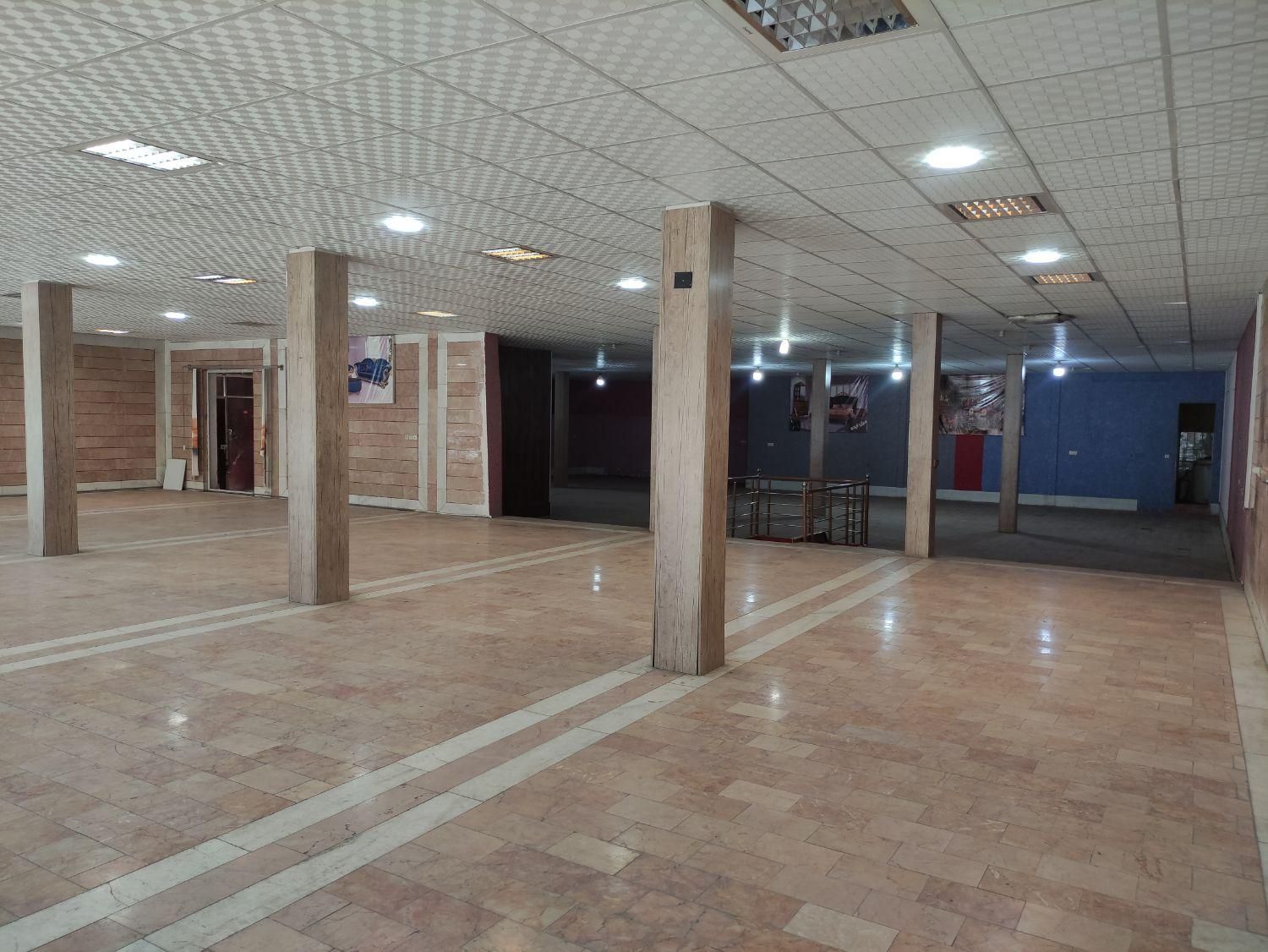 مغازه ۷۰۰ متری /خیابان خواجو /بلوارفردوسی/نشاط|اجارهٔ مغازه و غرفه|کرمان, |دیوار