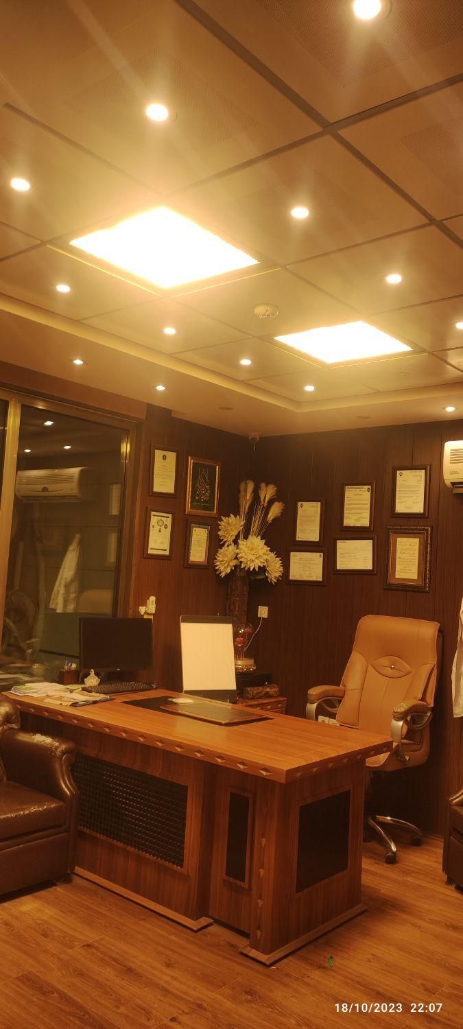 چراغ دست ساز|لامپ و چراغ|قم, چهل درخت‎|دیوار