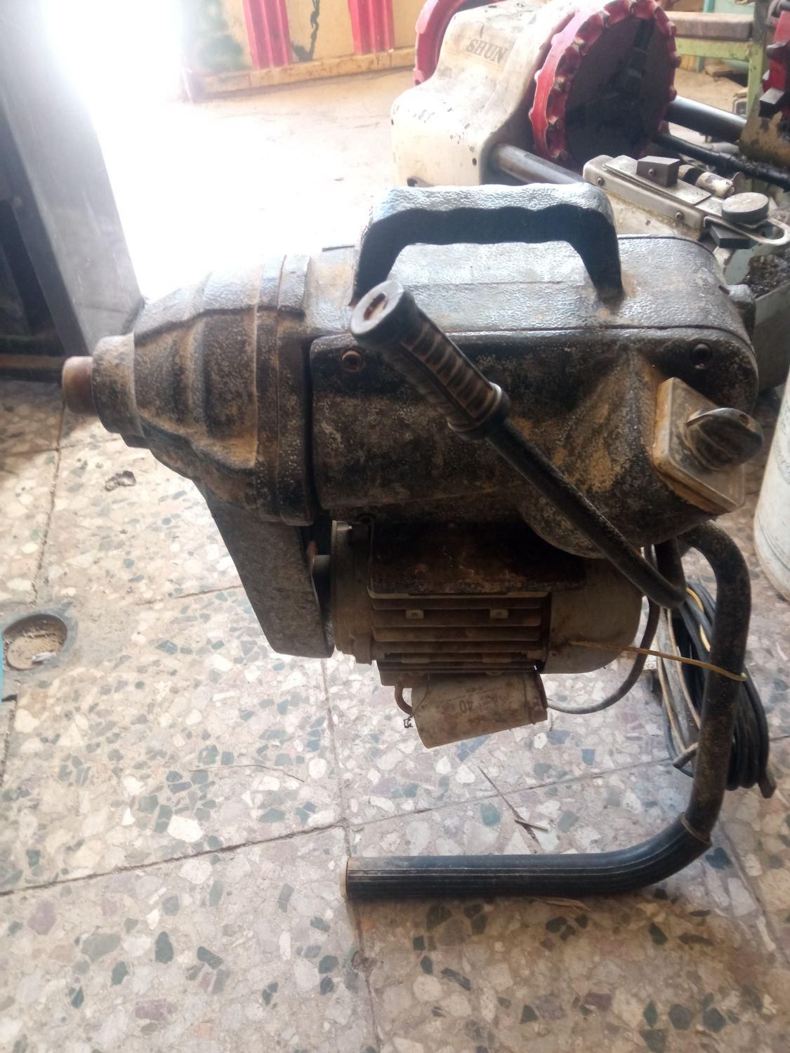 لوله بازکنی و لوله کشی|خدمات پیشه و مهارت|بروجن, |دیوار