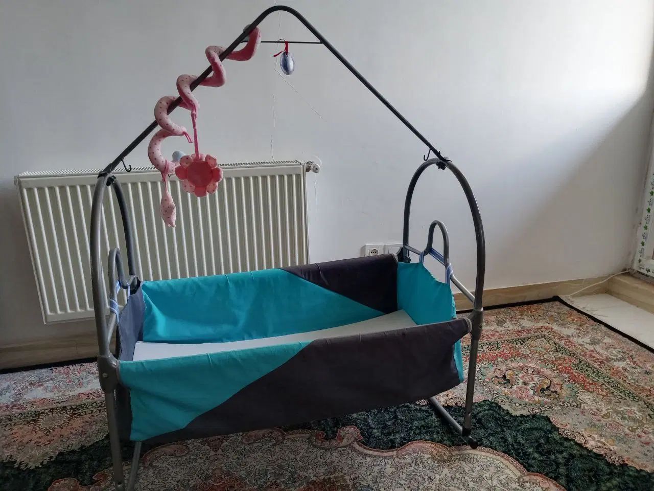 فروش گهواره، روروک، ساک حمل بچه با قیمت استثنایی|اسباب و اثاث بچه|ایلام, |دیوار