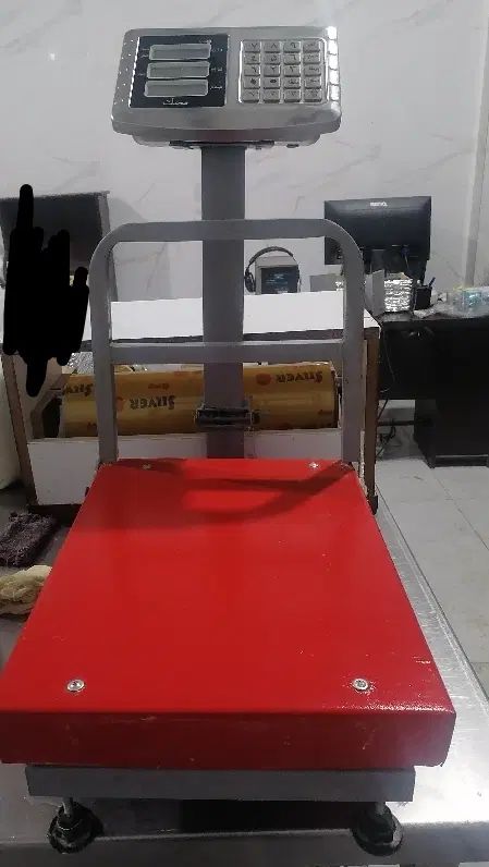 یک دستگاه داغ زن، خمیرگیر و ترازوی باسکولی|فروشگاه و مغازه|کرج, گلدشت|دیوار