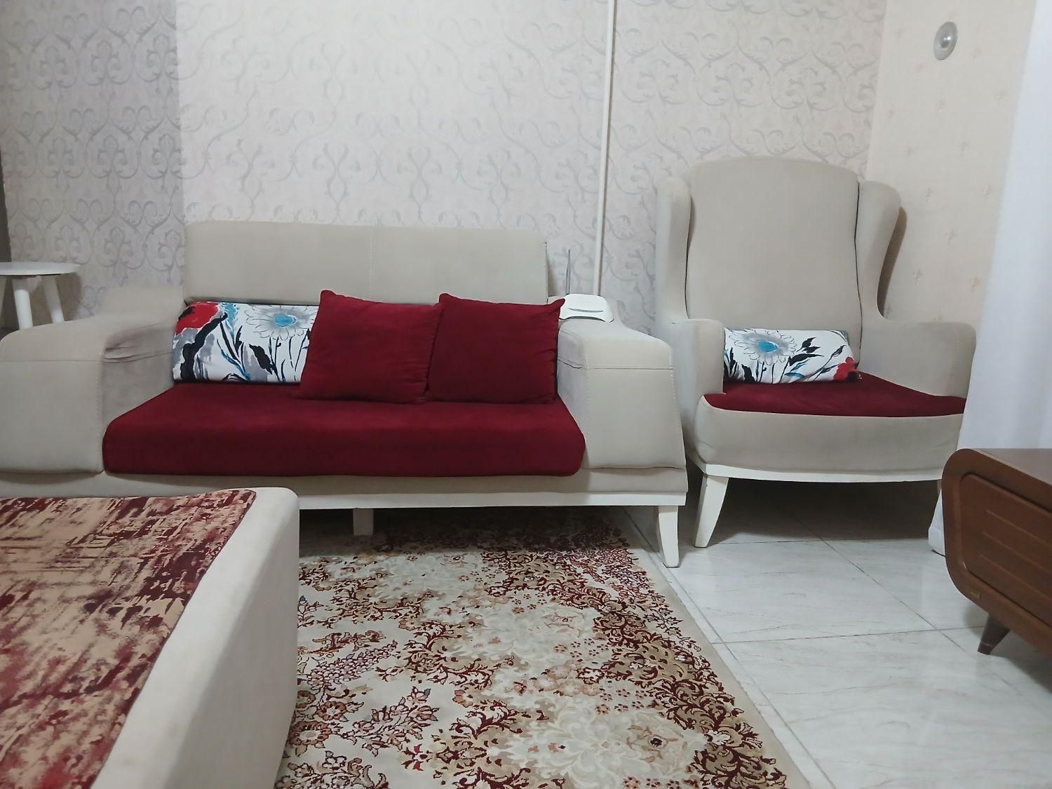 مبل هفت نفره|مبلمان خانگی و میز عسلی|رشت, دیانتی|دیوار