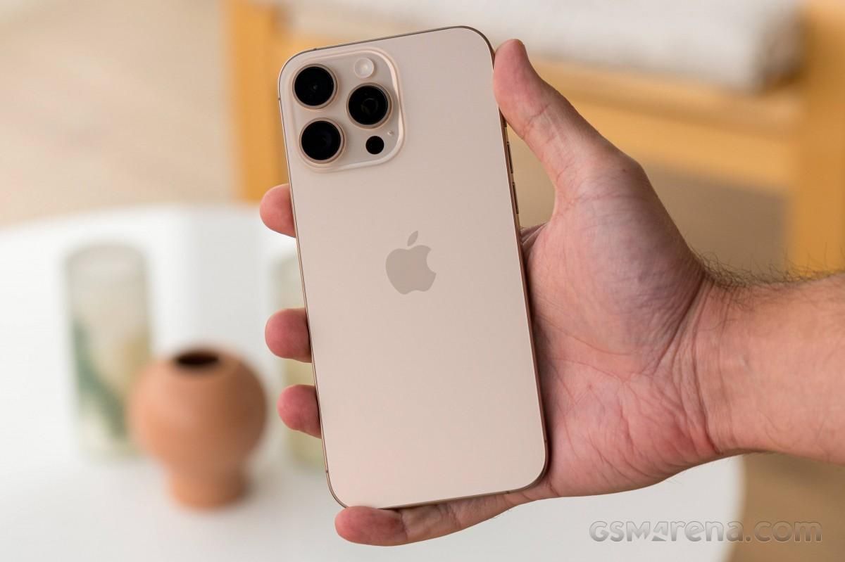 اپل iPhone 16 Pro Max با حافظهٔ ۲۵۶ گیگابایت|موبایل|شهرکرد, |دیوار
