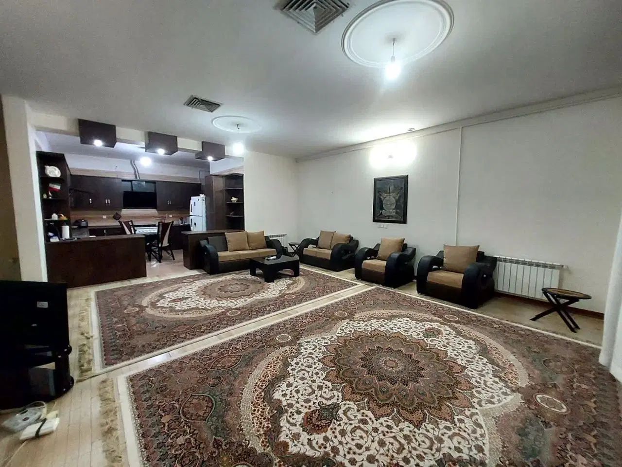 خانه اجاره.خیابان بنفشه.کاملامستقل.۳خواب پکیج|اجارهٔ خانه و ویلا|رفسنجان, |دیوار