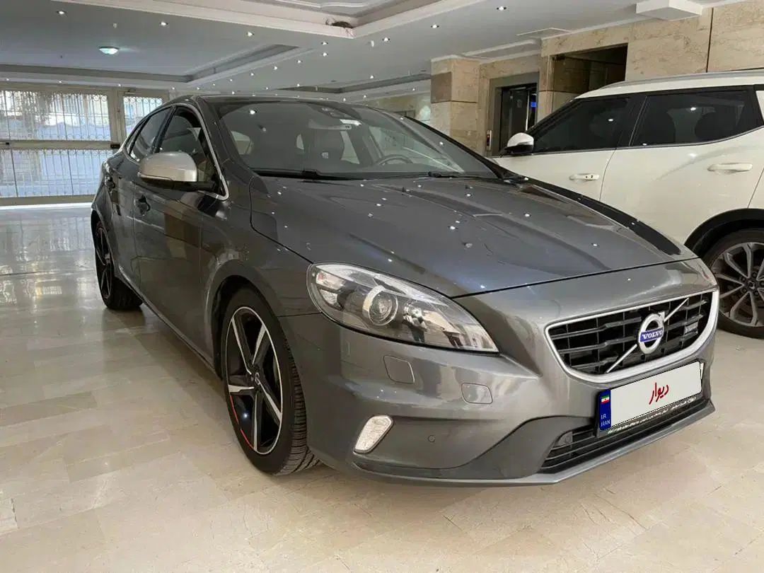 Volvo V40 R design plus|خودرو سواری و وانت|تهران, مجیدیه|دیوار