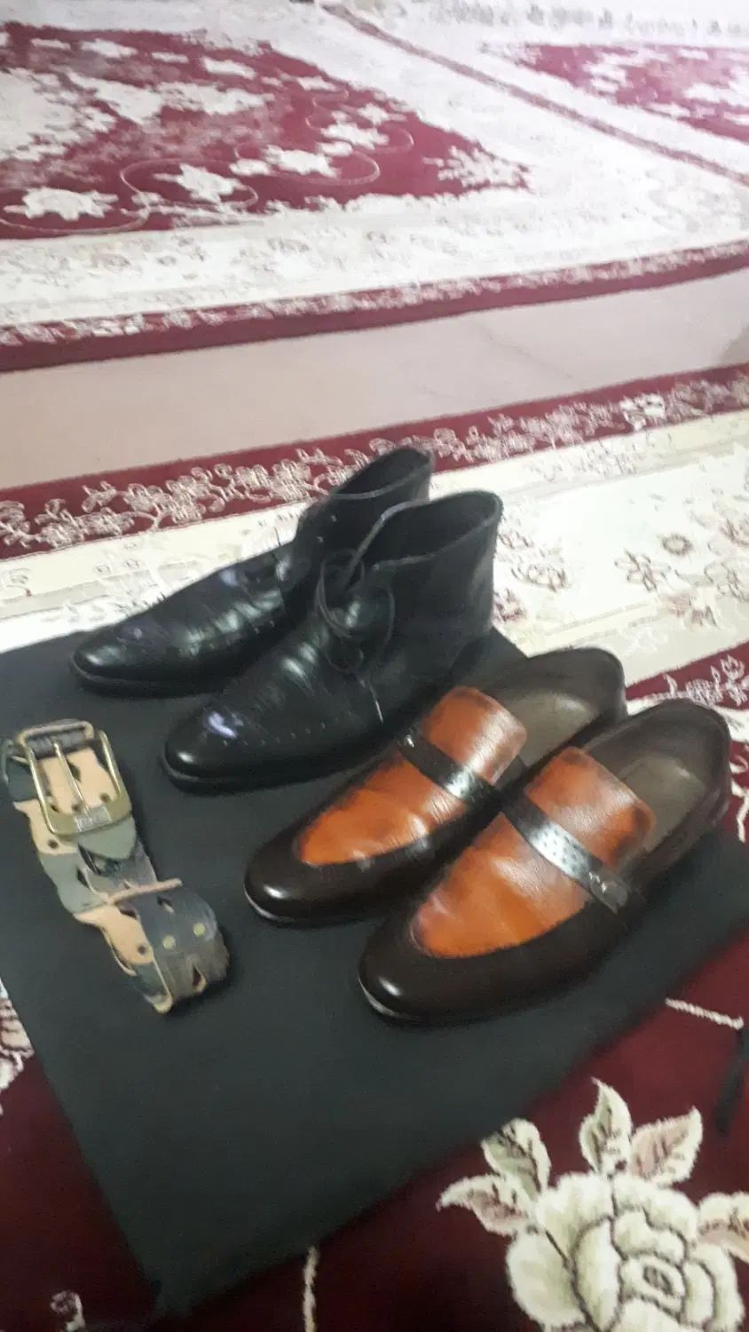 دوجفت کفش درحدنو سایز۴۴ ویک عدد کمربندنو|کیف، کفش، کمربند|کرج, کمال‌شهر|دیوار