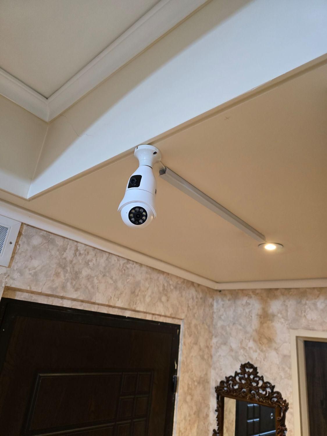 دوربین لامپی دوربین لنزه نسل۳ مدل v380 pro|دوربین مداربسته|تهران, دهقان|دیوار