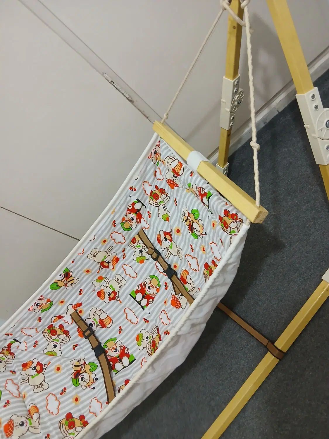 گهواره بانوج/ تخت خواب متحرک کودک/ گهواره کودک|اسباب و اثاث بچه|کرج, کوی فرهنگ|دیوار