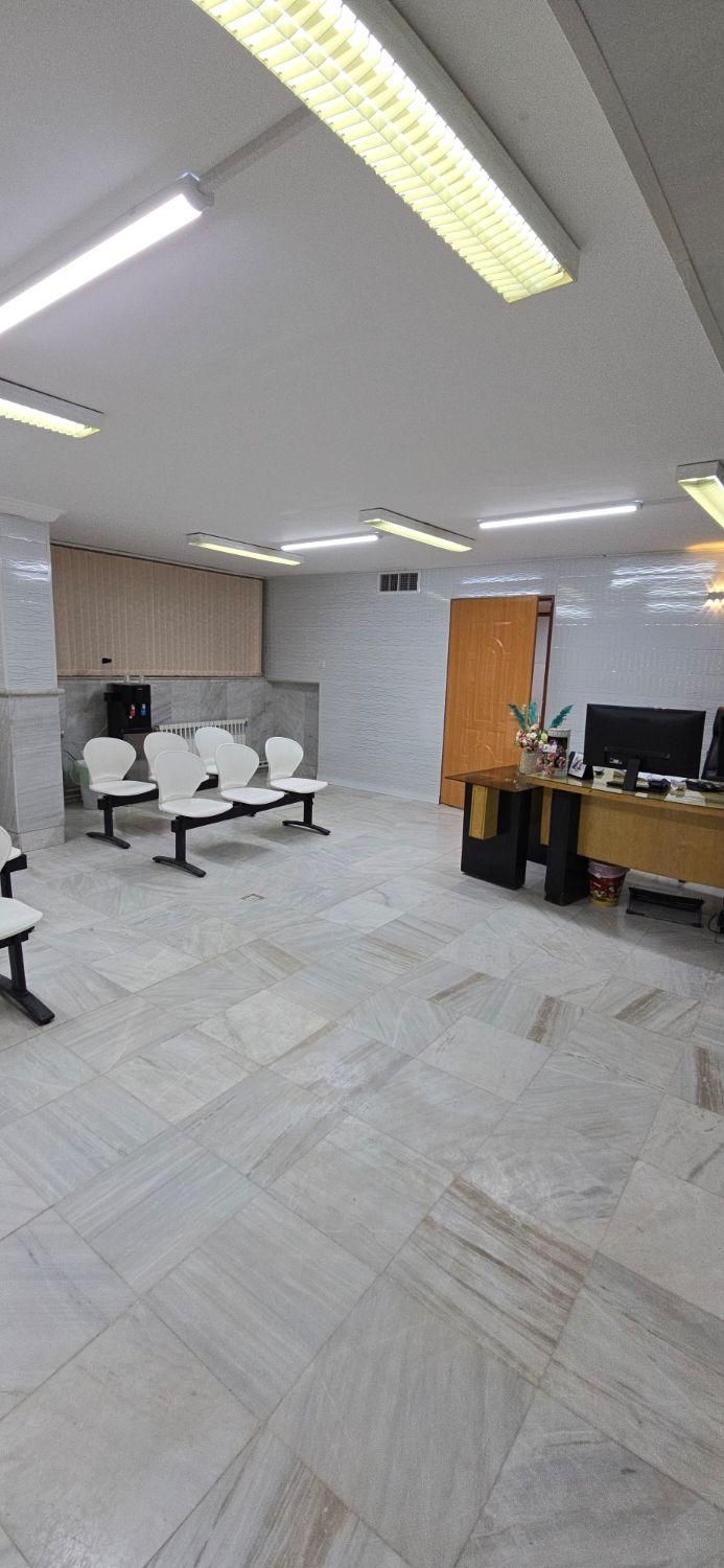 ۹۰متر زیرزمین اداری خیلی شیک خیابان پزشکان|فروش دفتر کار، اتاق اداری، مطب|کرمانشاه, |دیوار