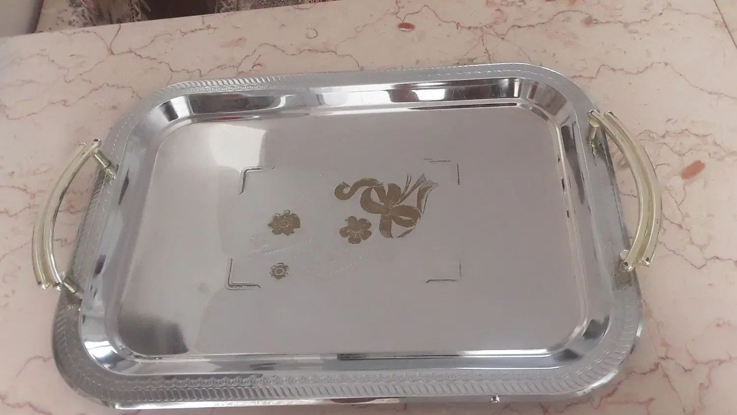 سینی چای خوری|ظروف سرو و پذیرایی|اصفهان, عاشق‌آباد|دیوار