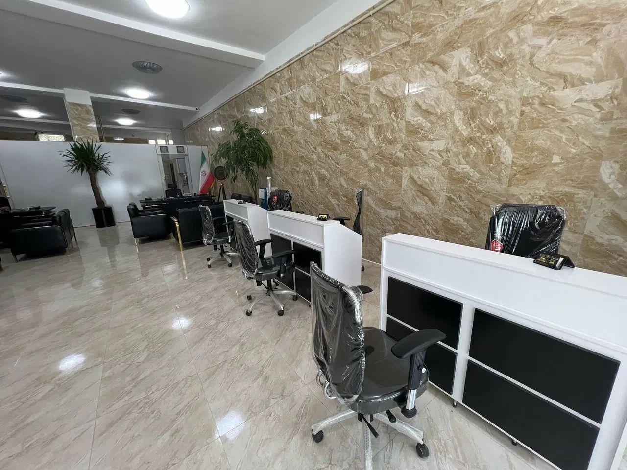 استخدام مشاور و بازدید دهنده و نظافتچی در املاک|استخدام بازاریابی و فروش|تهران, خانی آباد نو جنوبی|دیوار