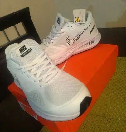 کتونی AIRZOOM NIKE42 نایک قابل استعلام|کیف، کفش، کمربند|تهران, وردآورد|دیوار