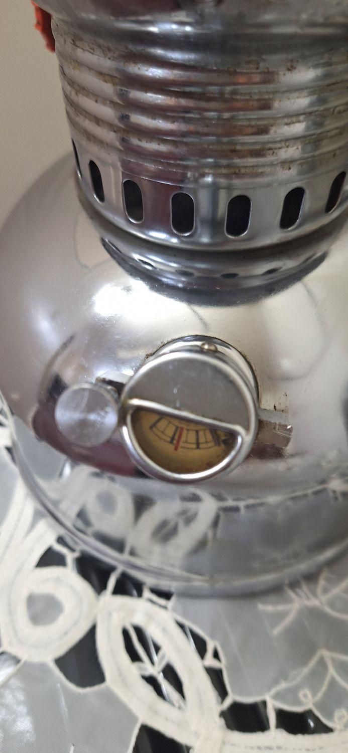 چراغ زنبوری قدیمی برای دهه ۵۰ هنوز نفت داخلش|کلکسیون اشیاء عتیقه|تهران, افسریه شمالی|دیوار