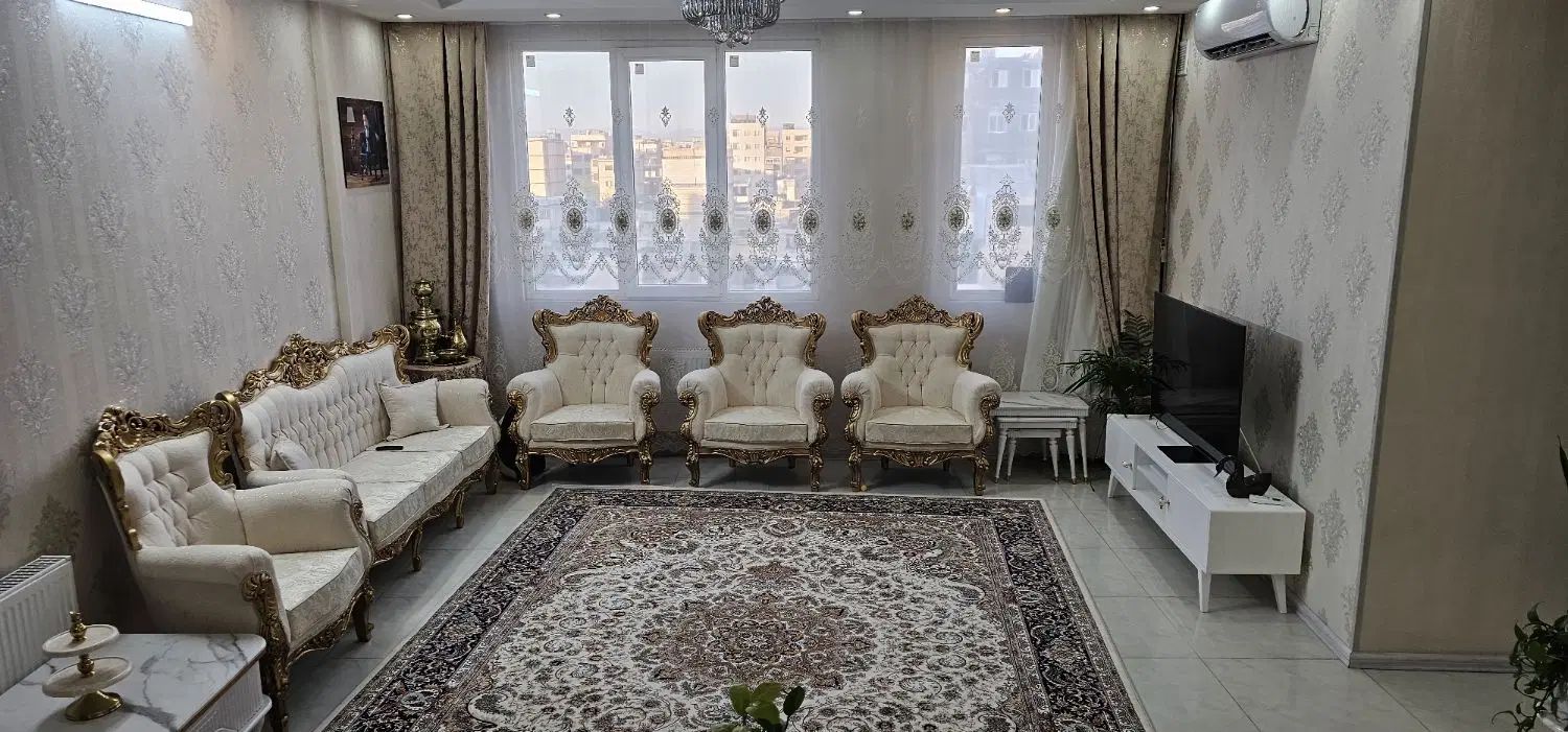 مبل استیل 7 نفره،تمیز و سالم ،طلایی کرم با کیفیت|مبلمان خانگی و میز عسلی|مشهد, فدک|دیوار