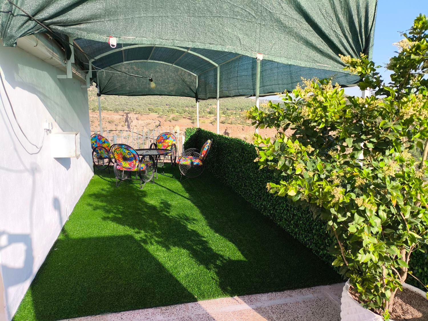 ویلا روف گاردن لبه پرتگاه|اجارهٔ کوتاهمدت ویلا و باغ|سیسخت, |دیوار