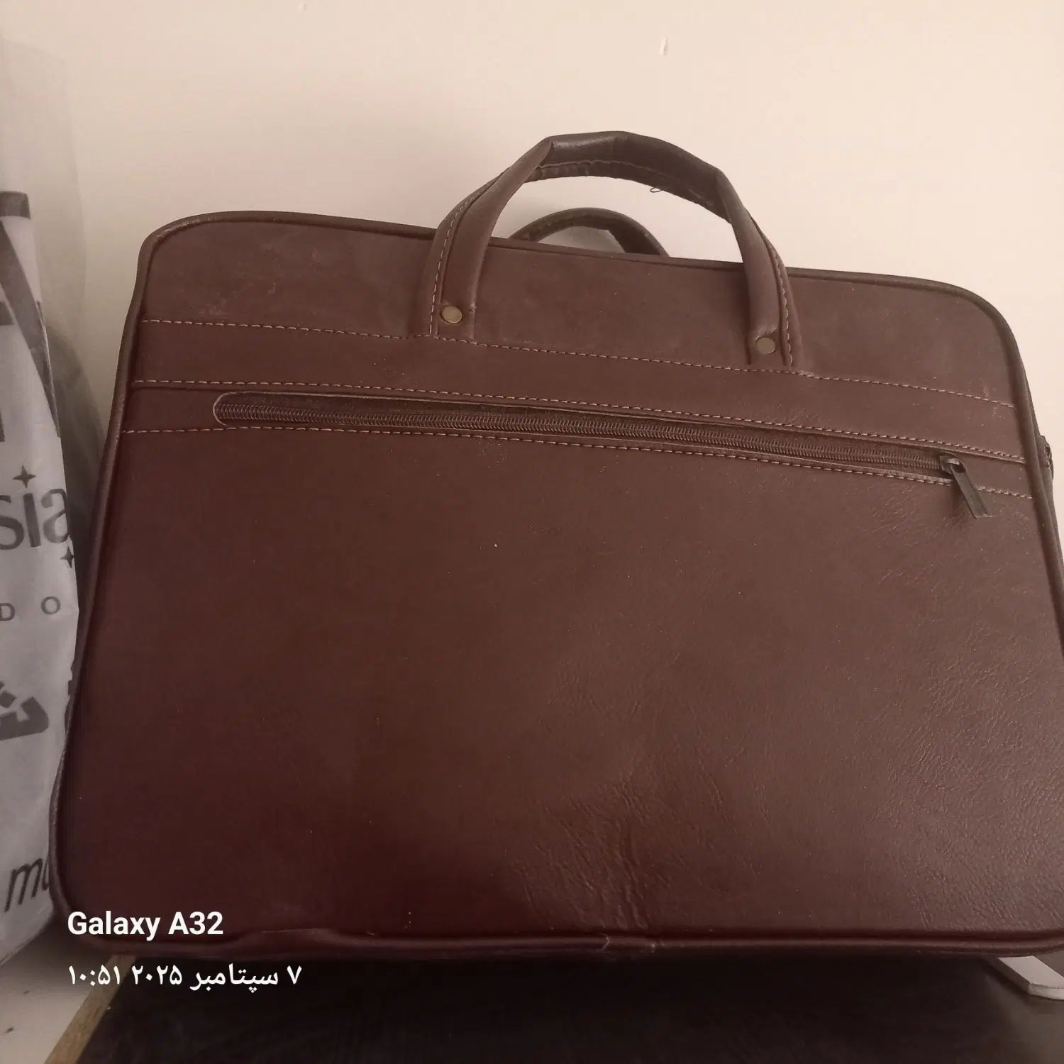 کیف اداری|کیف، کفش، کمربند|کرج, مصباح|دیوار