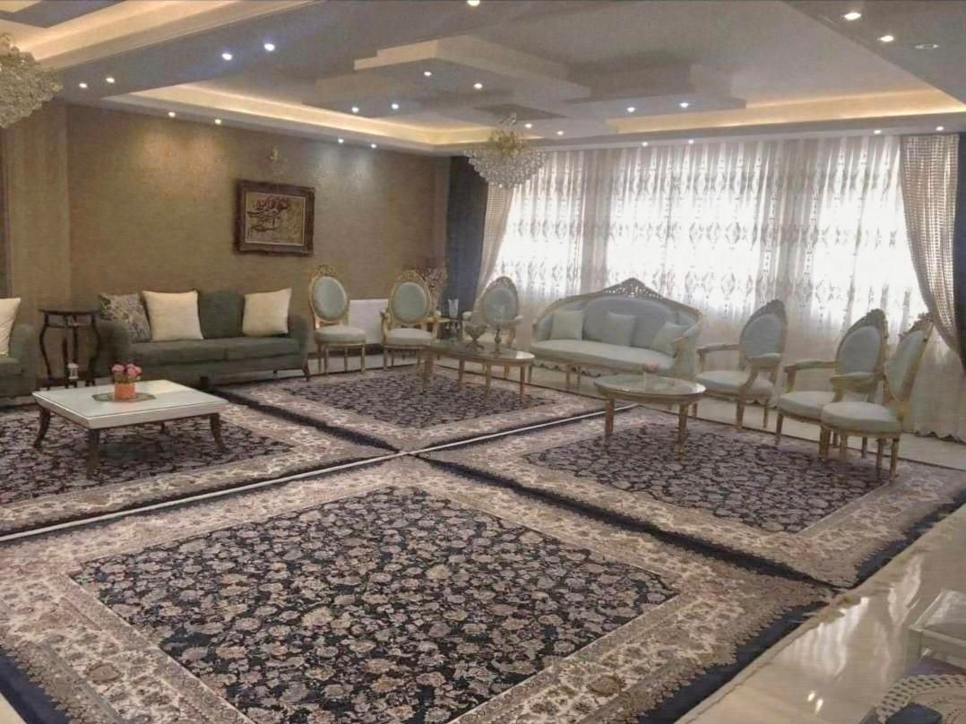200متر/نور مستقیم /حیاط مشجر /فول امکانات/ سرایدار|فروش آپارتمان|تهران, قلهک|دیوار
