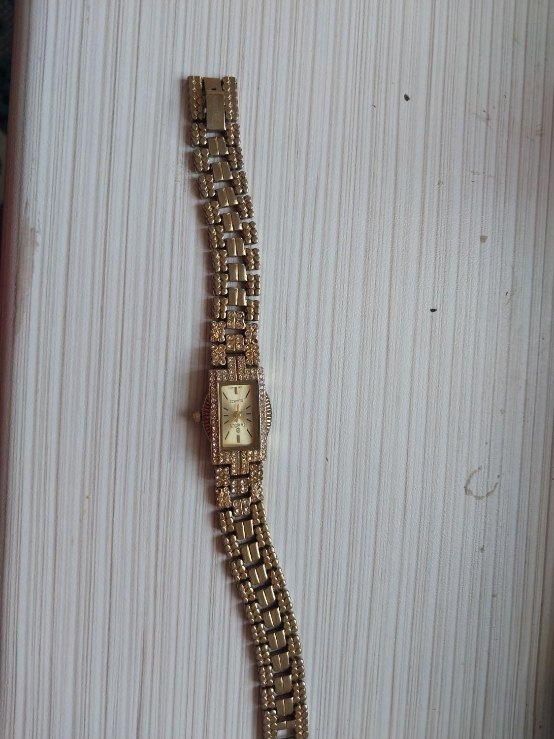 ساعت مچی|ساعت|کاشان, شاهد|دیوار