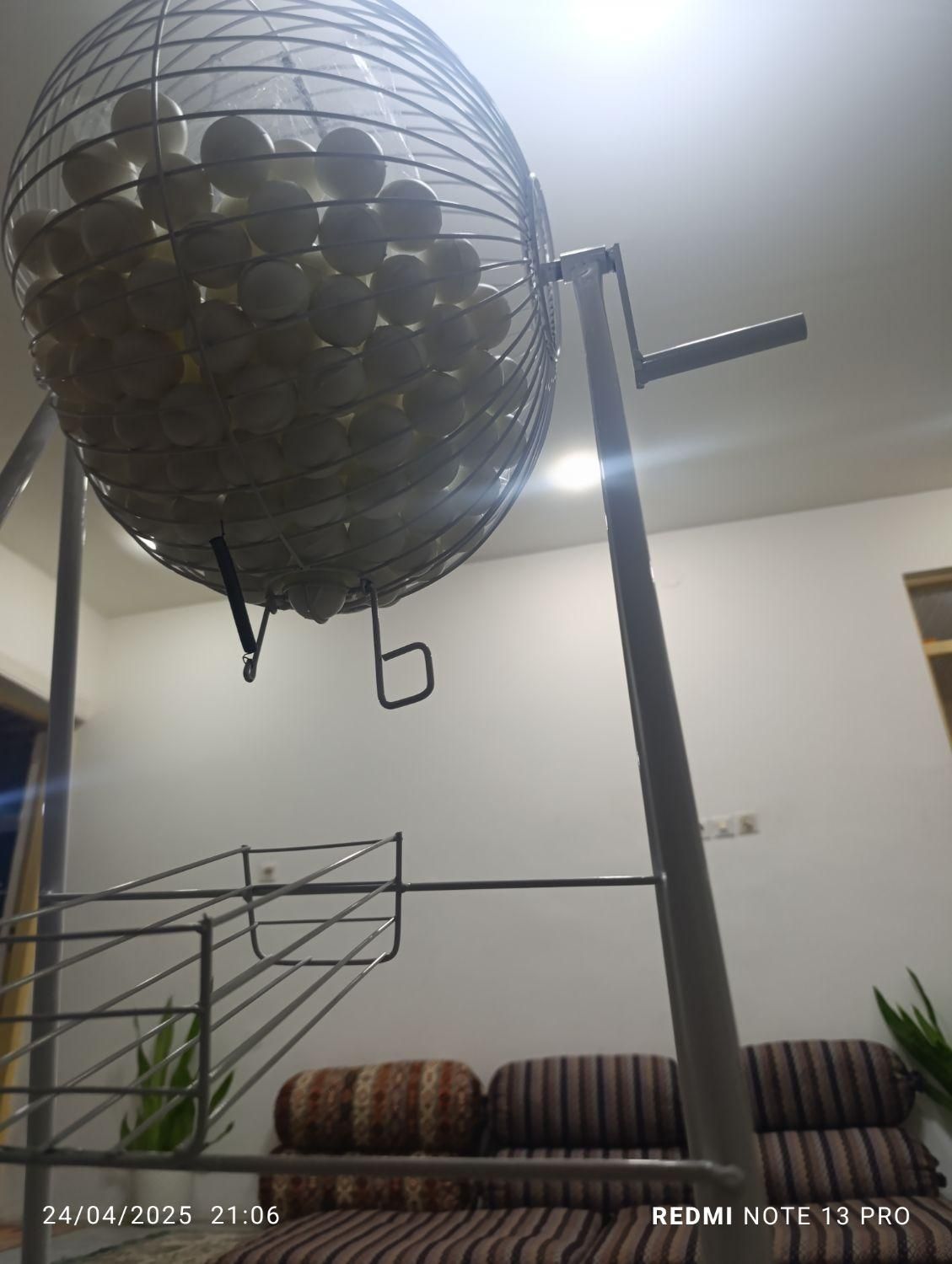 گردونه شانس یا گردونه قرعه کشی فلزی پایه دار|فروشگاه و مغازه|کیاشهر, |دیوار