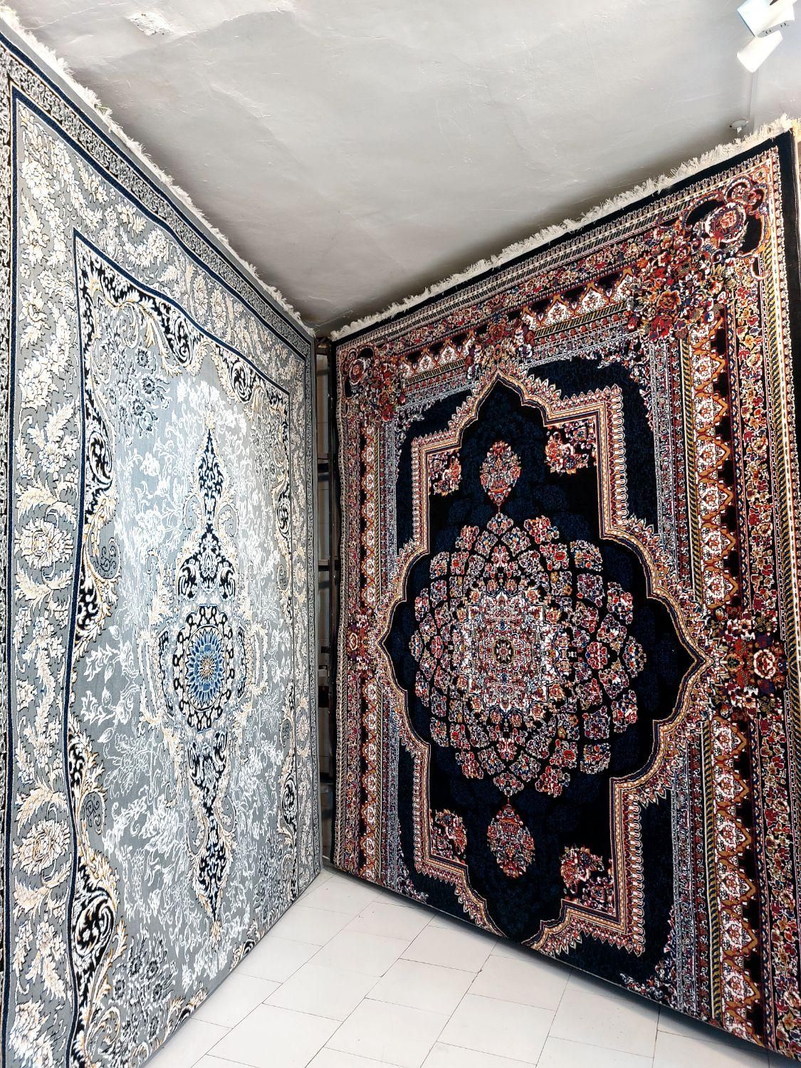 فرش ۹متری طرح۷۰۰شانه آکبند درب انبارمرکزی  ۲/۸۰۰ ت|فرش|مشهد, طلاب|دیوار