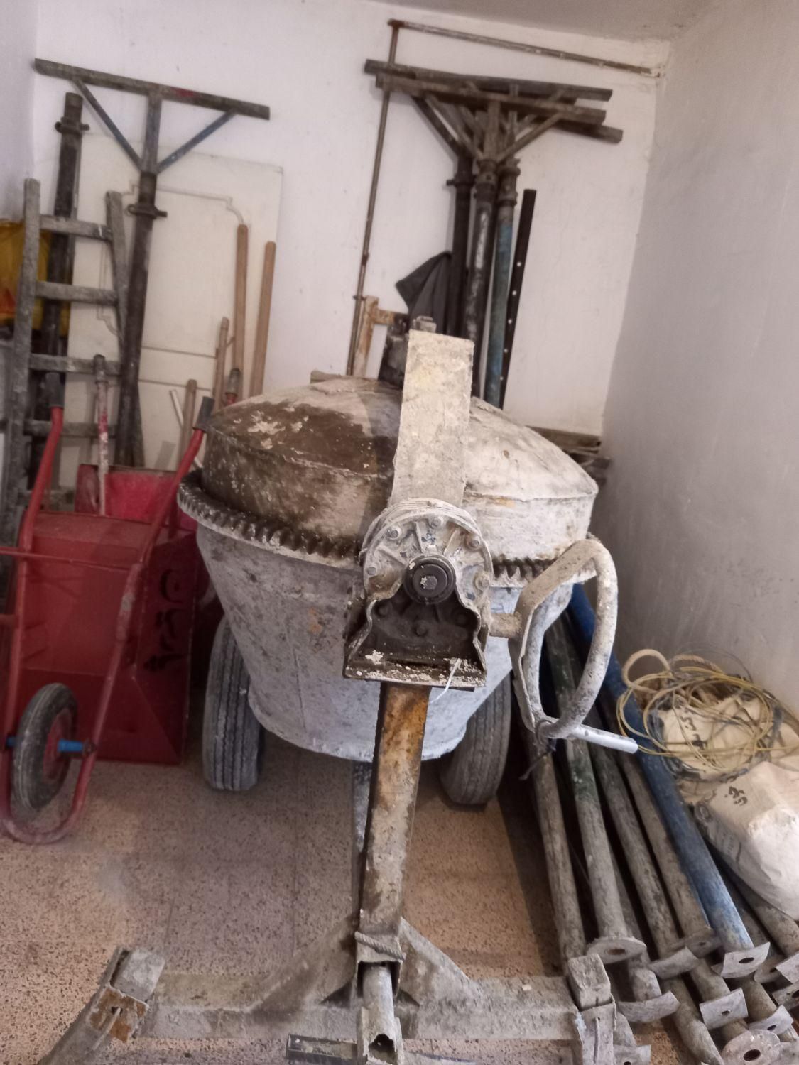 اجاره تخته بشکه بالابر بتونر حمل نخاله|خدمات پیشه و مهارت|تبریز, |دیوار