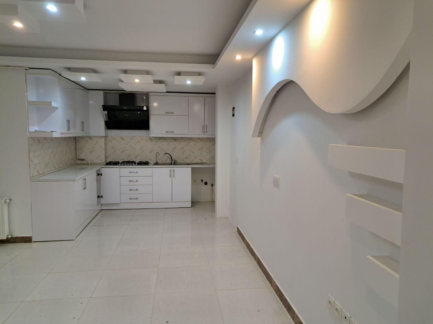 اجاره 2واحد آپارتمان همجوار/پارکینگ با درب اختصاصی|اجارهٔ آپارتمان|بندر انزلی, معلم|دیوار