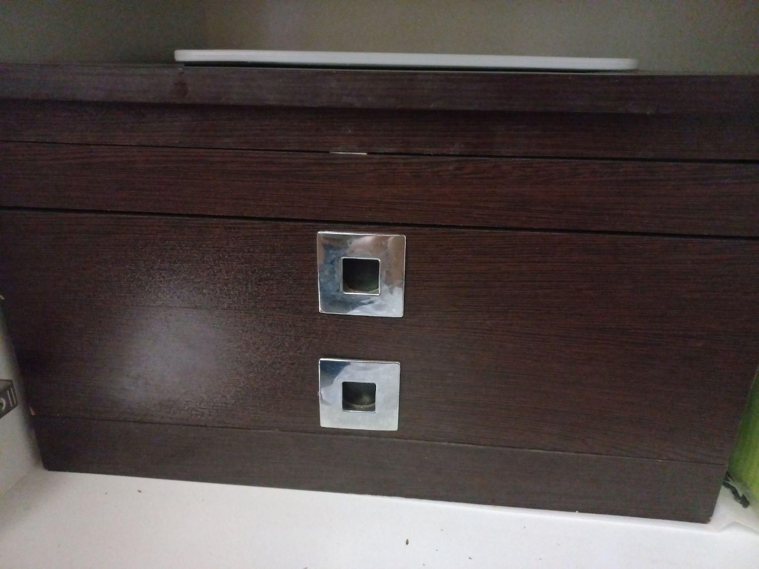 جا قاشقی پایه دار|آب‌چکان و نظم‌دهنده ظروف|اصفهان, ملاصدرا|دیوار