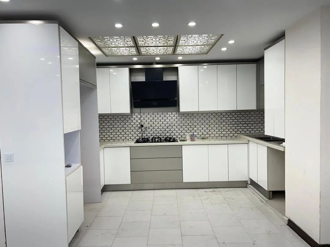 اپارتمان ۱۱۰ متری روبروی مترو سهندساران|فروش آپارتمان|هشتگرد, شهرک ریحانه|دیوار
