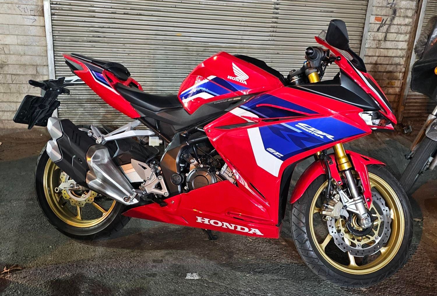 هوندا cbr250rr sp درحد خشک|موتورسیکلت|تهران, میدان انقلاب|دیوار