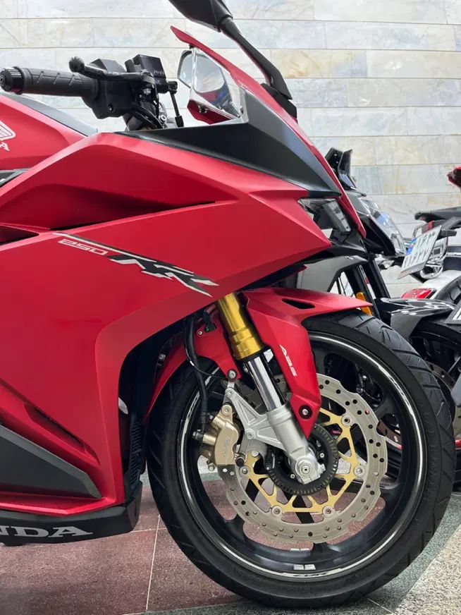 هوندا CBR 250RR درحد خشک فول ABS قاتل ZX25|موتورسیکلت|تهران, منیریه|دیوار
