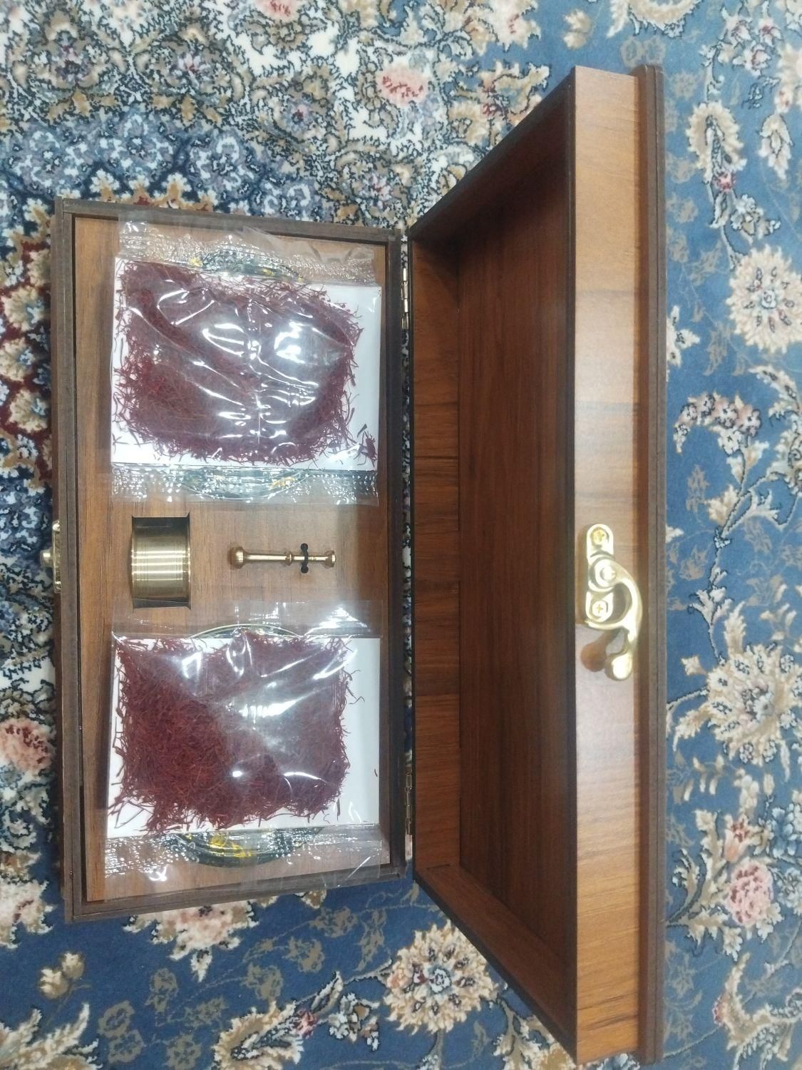 پک کادویی زعفران به همراه زعفران سنتی قائنات|خوردنی و آشامیدنی|شیراز, فخرآباد (دروازه کازرون)|دیوار