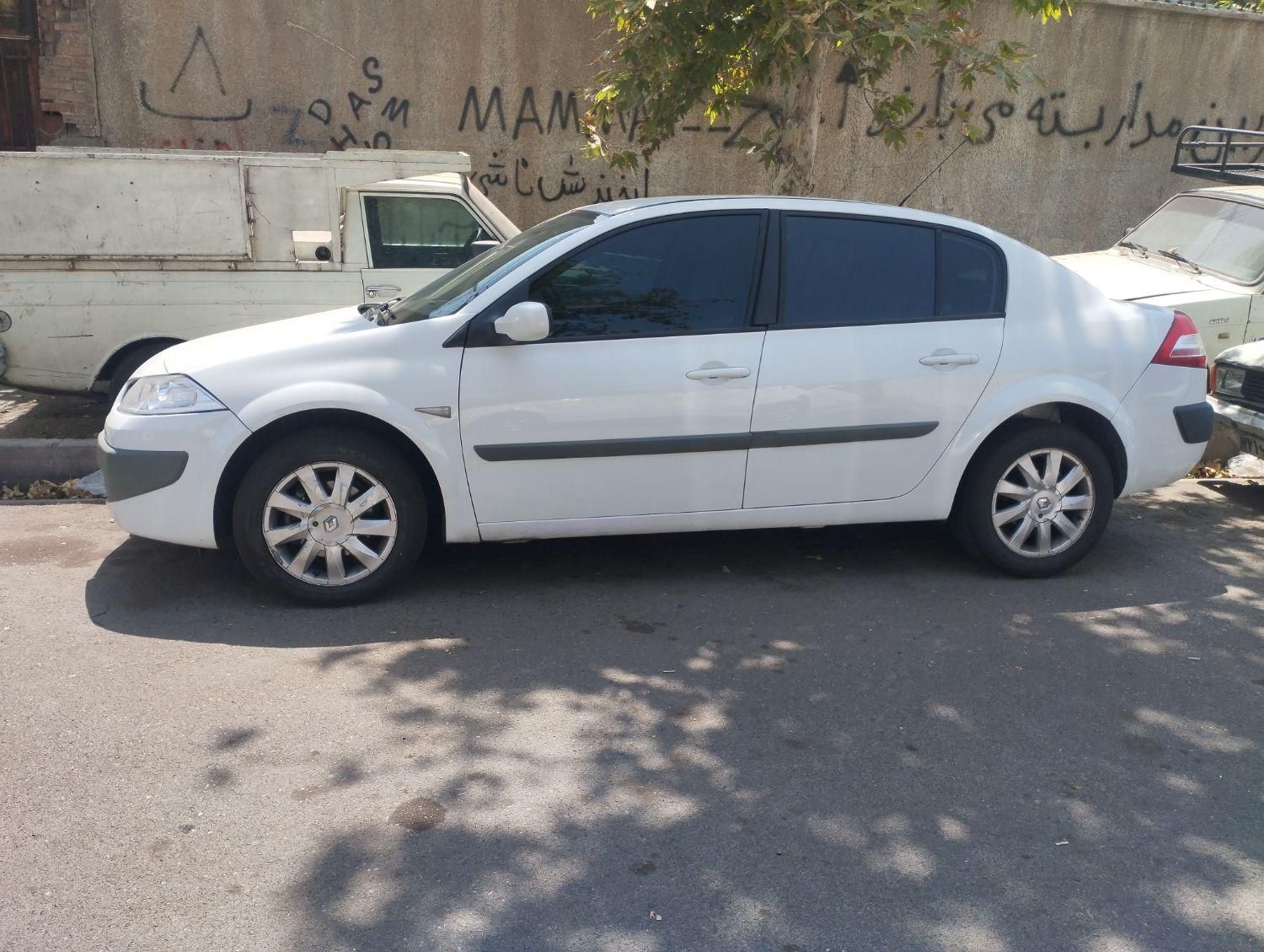 رنو مگان مونتاژ 2000cc، مدل ۱۳۹۰|خودرو سواری و وانت|تهران, اتحاد|دیوار