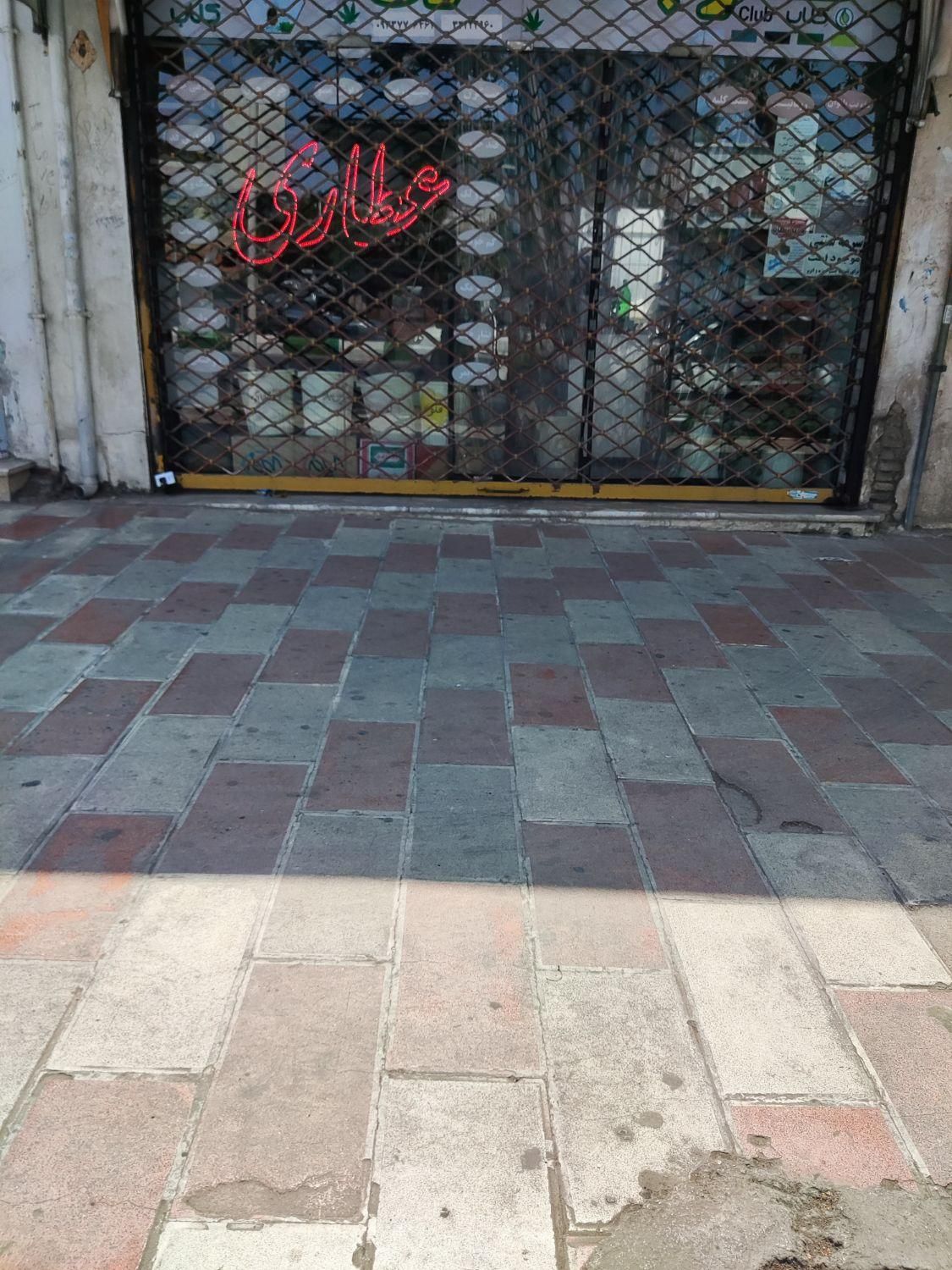 مغازه با انباری ۴۰ متر بر اصلی خیابان خمینی|فروش مغازه و غرفه|گرگان, |دیوار