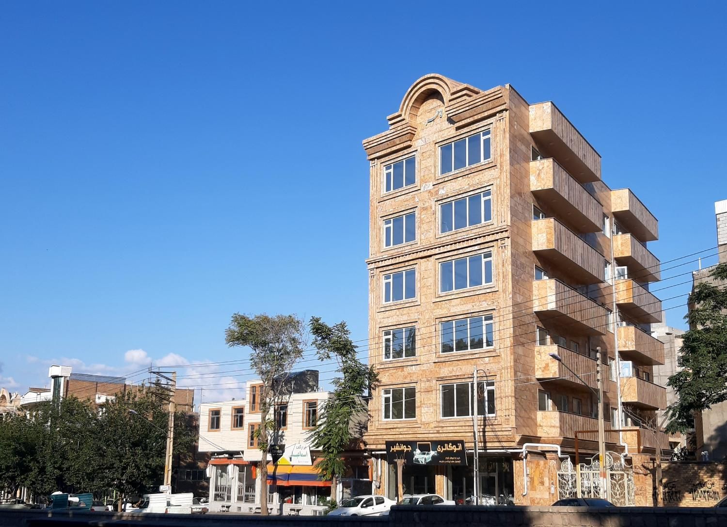 آپارتمان ۱۶۷ متری، ۳ خوابه، طبقات ۲ و ۳|فروش آپارتمان|مرند, |دیوار