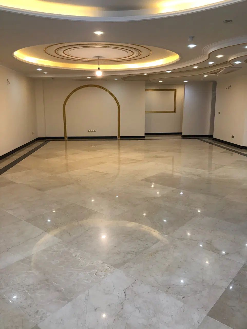 معاوضه‌فروش  ۲۰۵متـر۵سـاله   تک‌واحـدی تاپ‌لوکیـشن|فروش آپارتمان|تهران, تهرانپارس غربی|دیوار