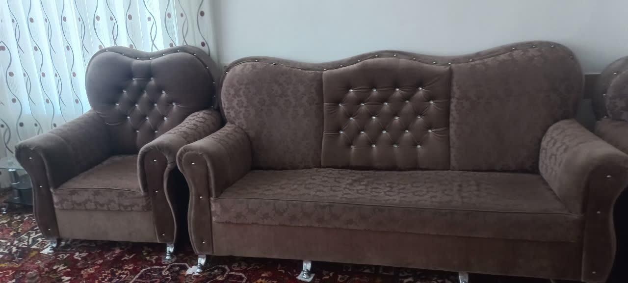 مبل راحتی|مبلمان خانگی و میز عسلی|میانه, |دیوار
