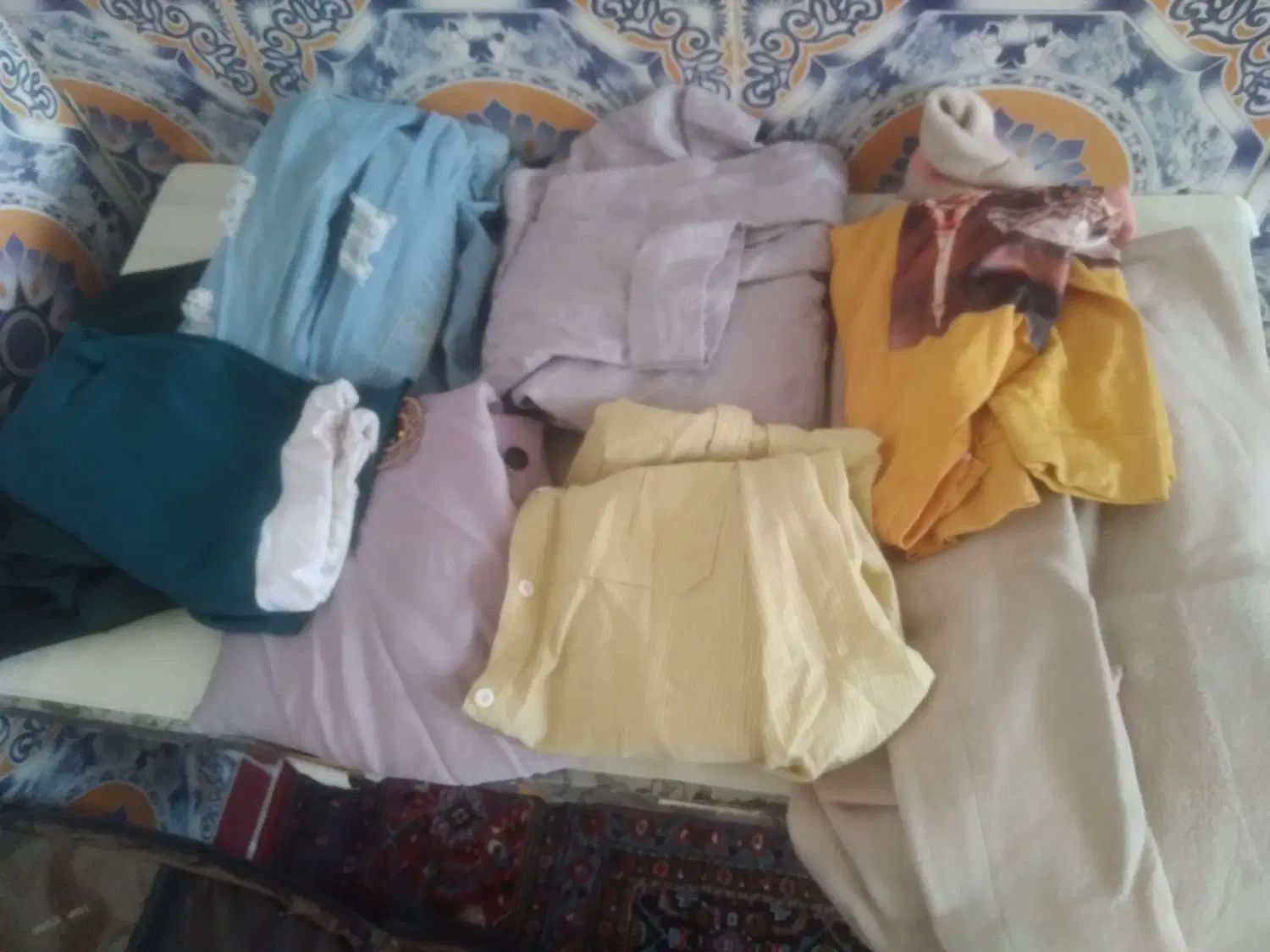 مانتو  و شومیزو پالتو تمییز یکی شون اصلا تن نرفته|لباس|دهلران, |دیوار