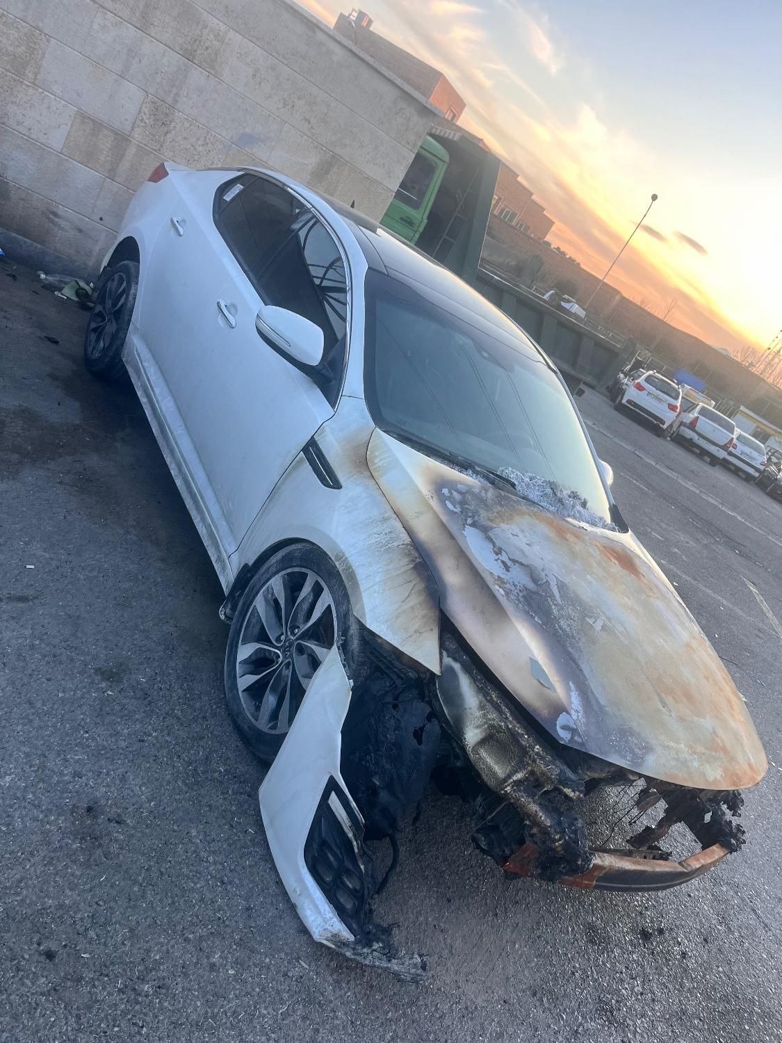 خرید و فروش خودرو تصادفی شما|خدمات موتور و ماشین|تهران, تهرانپارس شرقی|دیوار