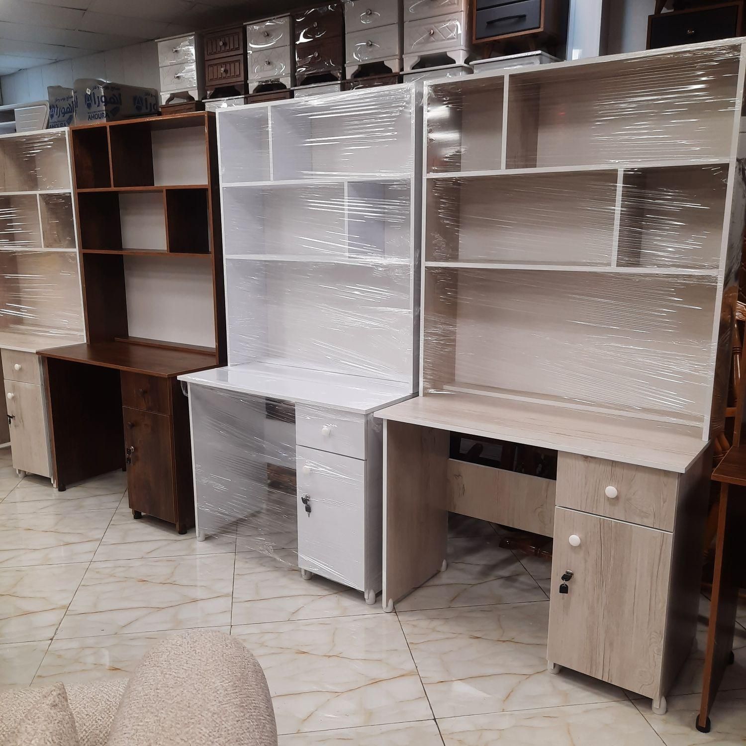 میز تحریر کتابخانه دار ۴۴۰۰|میز تحریر و کامپیوتر|رشت, رودبارتان|دیوار