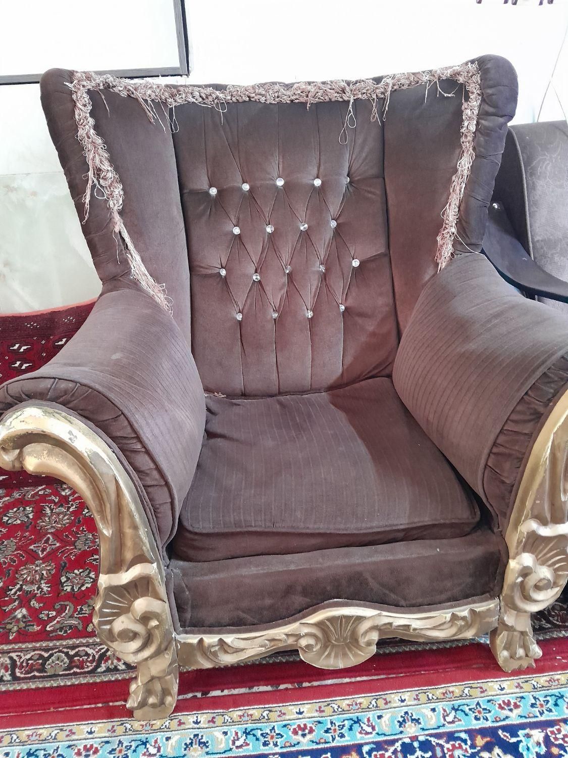 سرویس مبل ۷ نفره نیمه سلطنتی|مبلمان خانگی و میز عسلی|گناباد, |دیوار