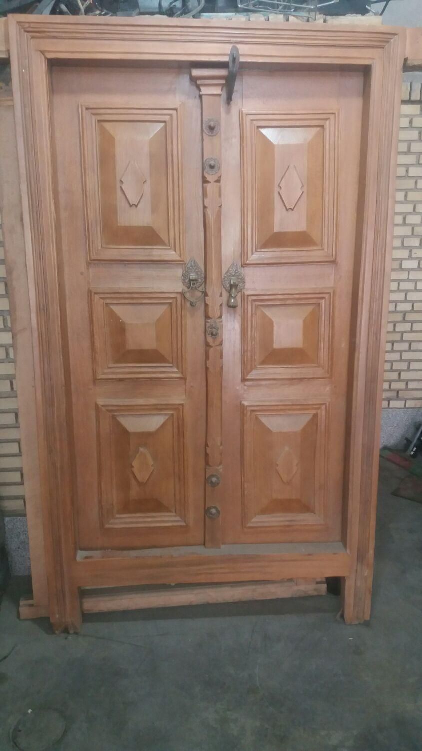 درب چوبی قدیمی|کلکسیون اشیاء عتیقه|اصفهان, آبشار|دیوار