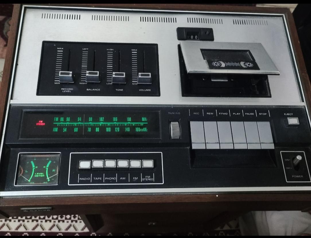 استریو رادیو ضبط چوبی سانیو(sanyo)|کلکسیون اشیاء عتیقه|تهران, شهرک دانشگاه تهران|دیوار
