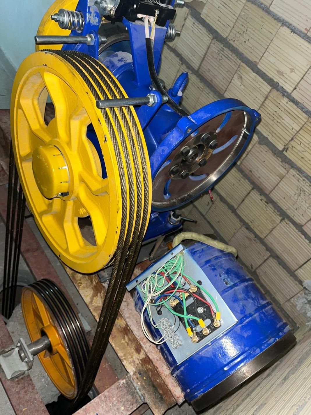 نصب  و تعمیر آسانسور کششی و هیدرولیک|خدمات پیشه و مهارت|نظرآباد, نظرآباد|دیوار