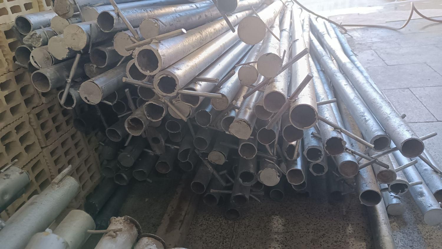 تولید فنس پایه وسیم خاردار درلرستان|خدمات باغبانی و درختکاری|خرم‌آباد, |دیوار